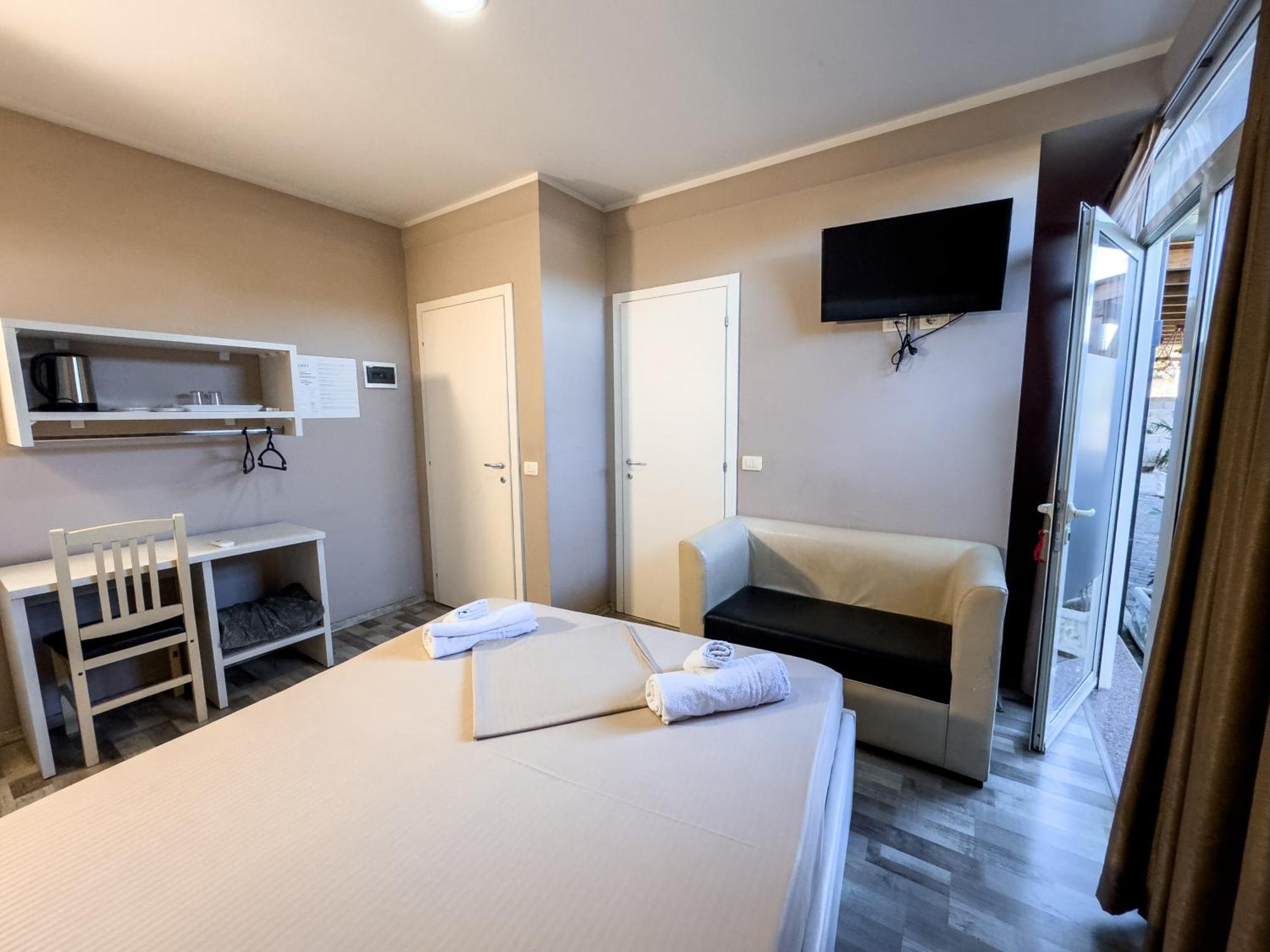 Shkodra Budget Hotel Exterior photo